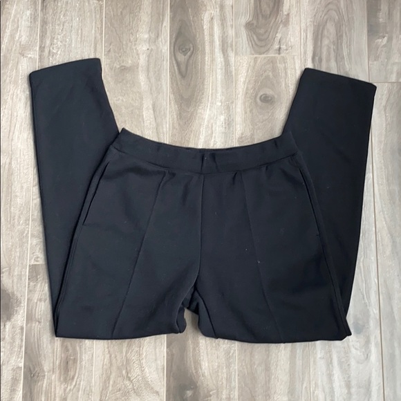 Women’s Uniqlo black joggers - Picture 2 of 5